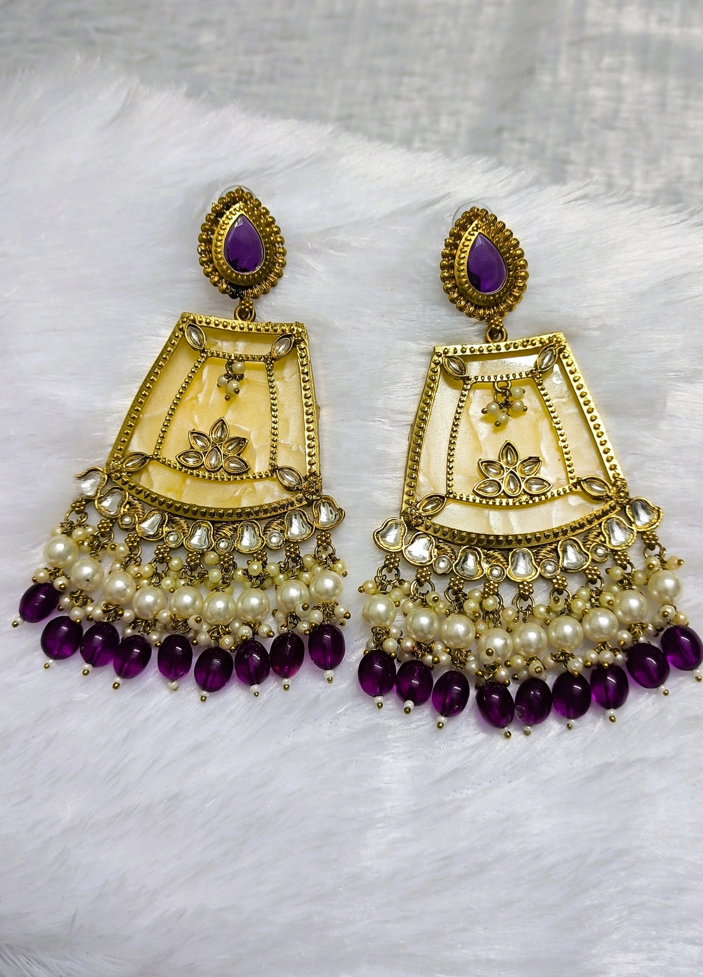 Stylish MOP Earrings with Kundan Pearls and Beads