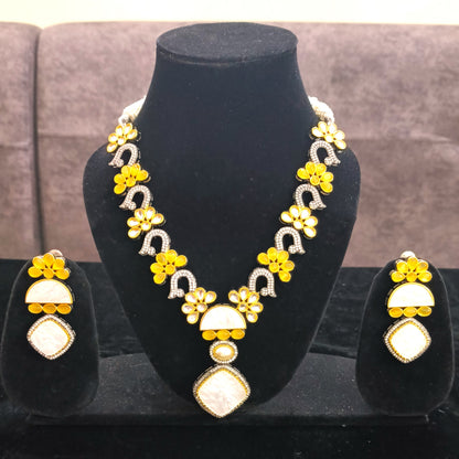 Amazing Yellow Mother of Pearl necklace Set