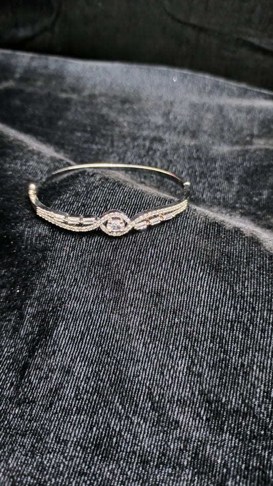 Exquisite AD Stones winged Bracelet with Central Gemstone- Perfect for Elegant Styling
