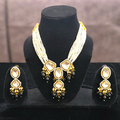 Amazing Foil Kundan Set With Tiny Seed Pearls