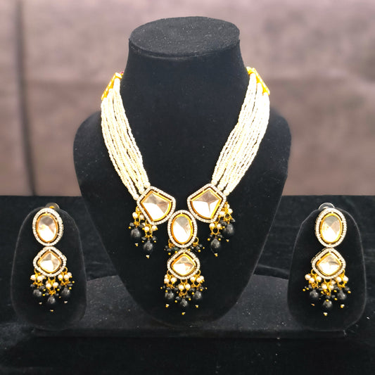 Amazing Foil Kundan Set With Tiny Seed Pearls