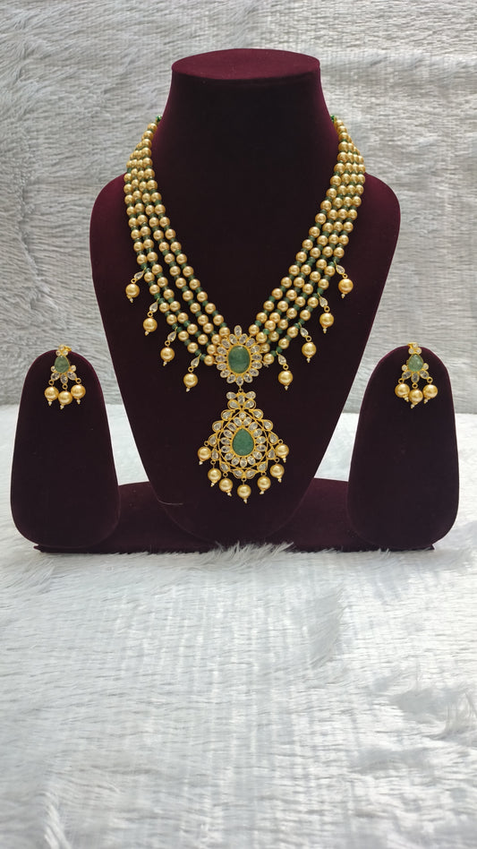 Heavy White Kundan Short Necklace Set