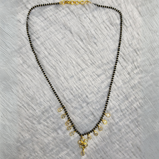 Pretty Single line Black Beads Chain