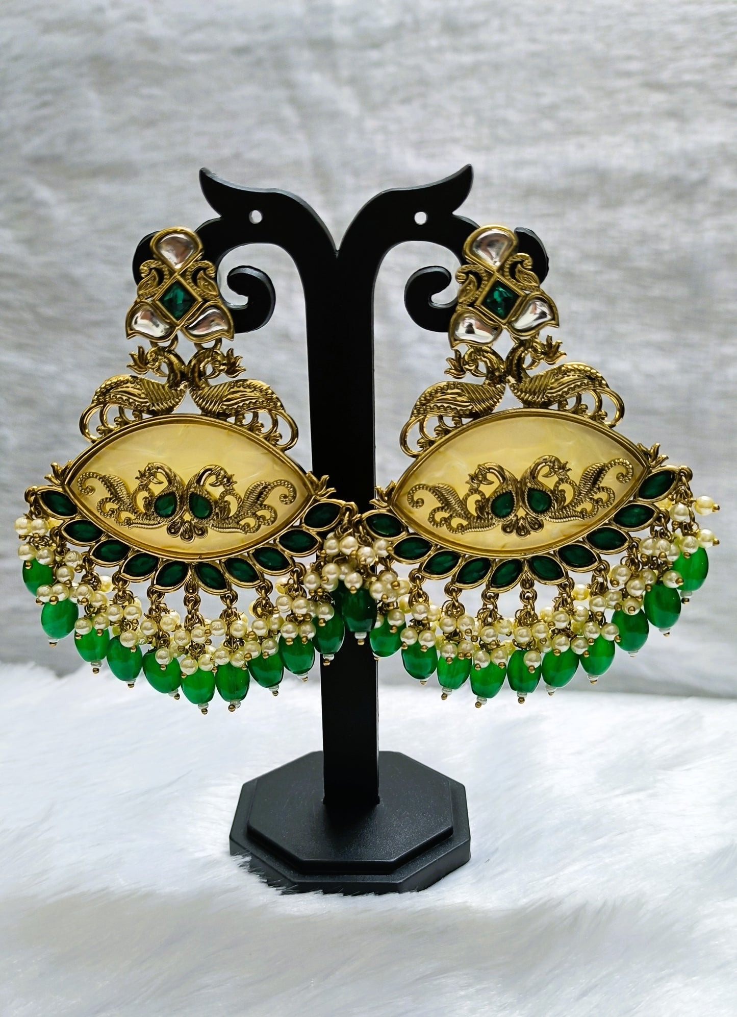 Trendy MOP Earrings with kundan and Pearls