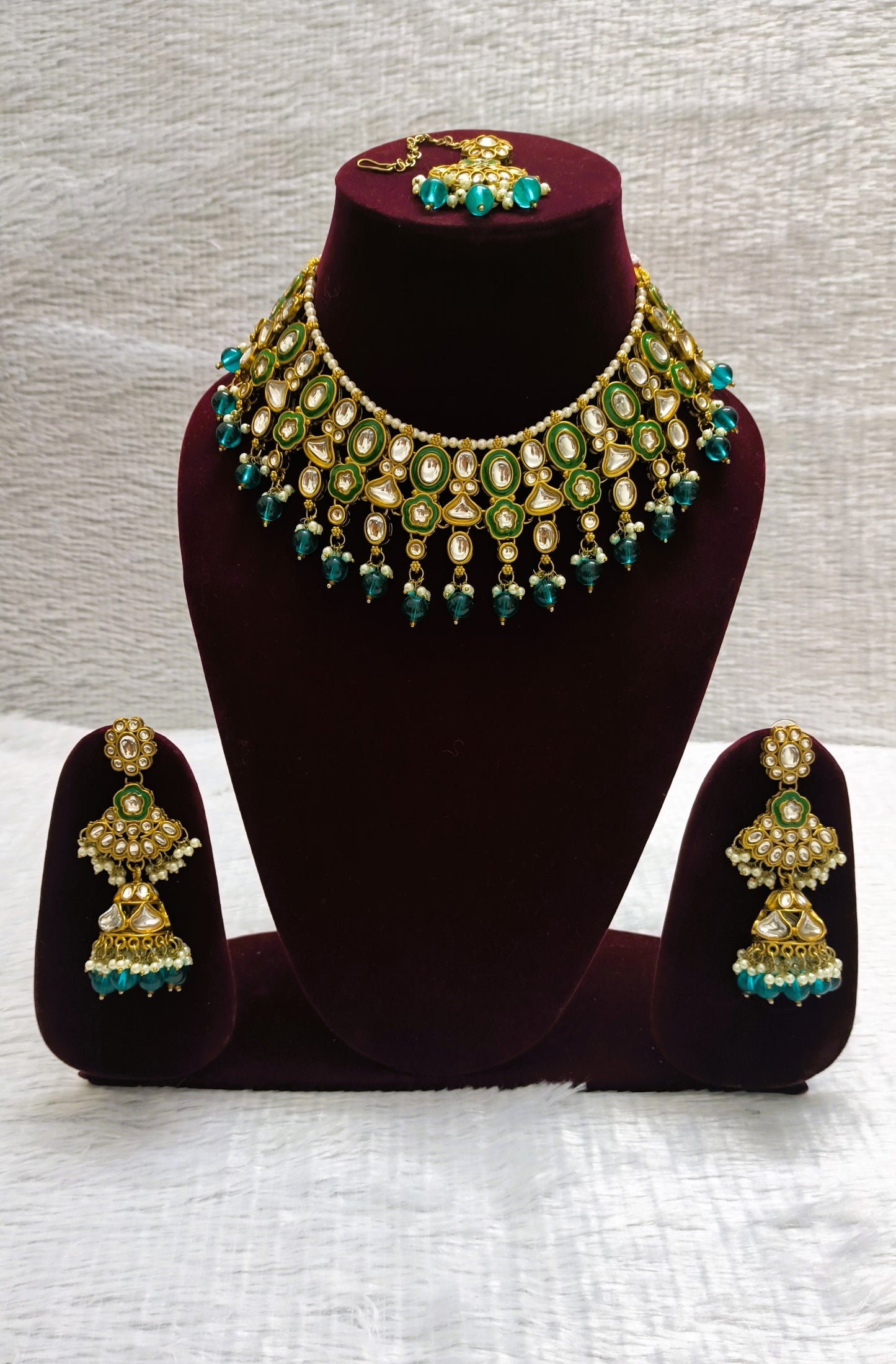 Gorgeous Green Kundan Necklace with Maangtikka and Drops