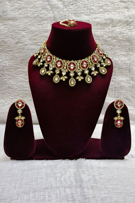 Trendy Kundan Choker with Maangtikka