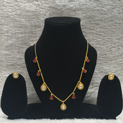 Lovely Kempu and Pacha Simple Uncut Necklace