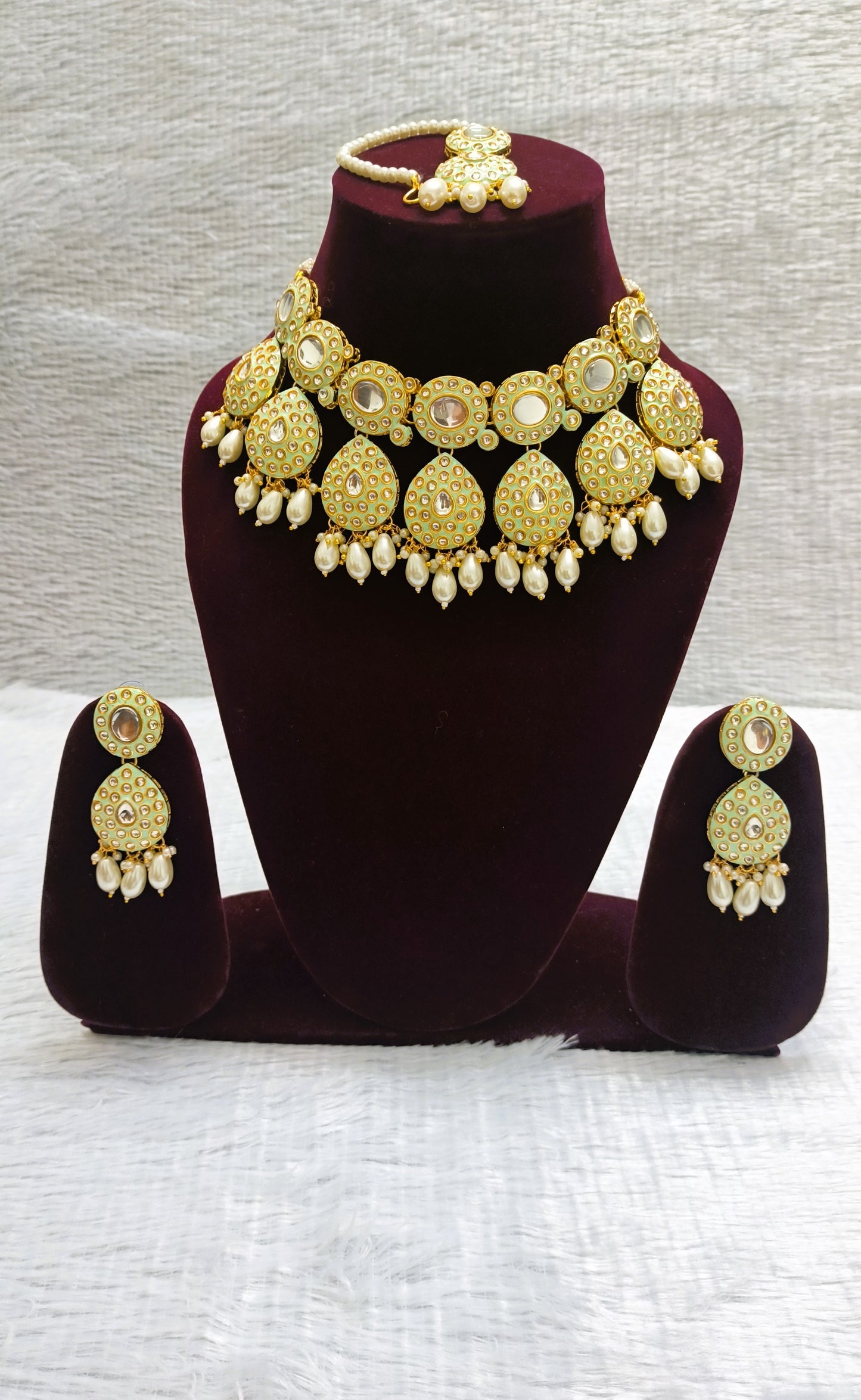 Dazzling Foil Kundan Meenakari Necklace with Maangtikka