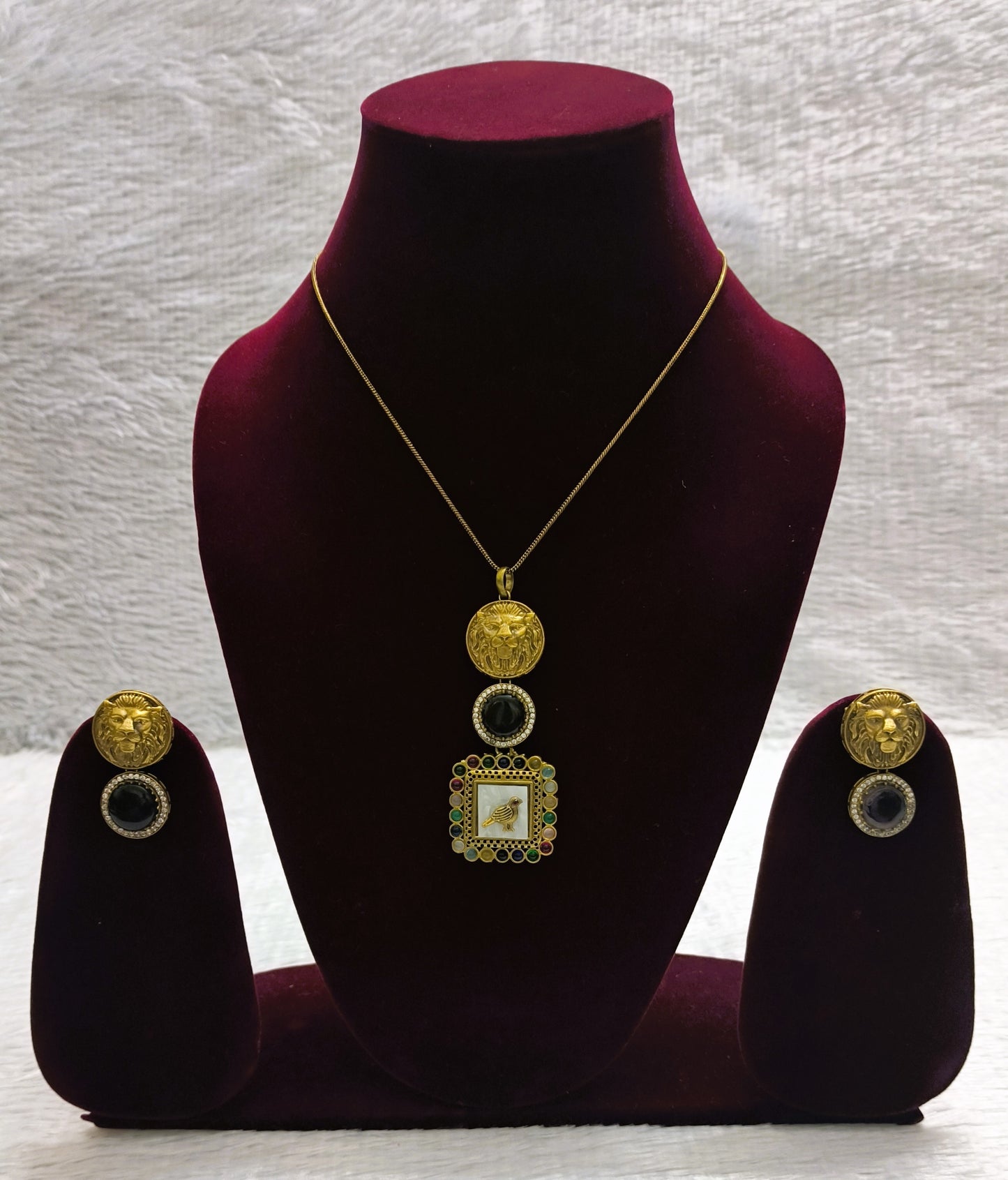 Sabyasachi Inspired Pendent set with Bird Carving on Natural Stone