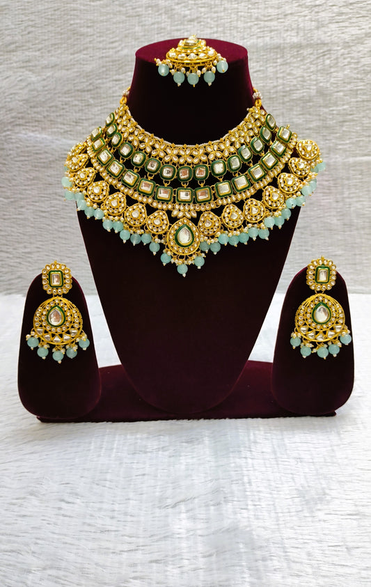 Gorgeous Heavy choker with Kundan and Drops