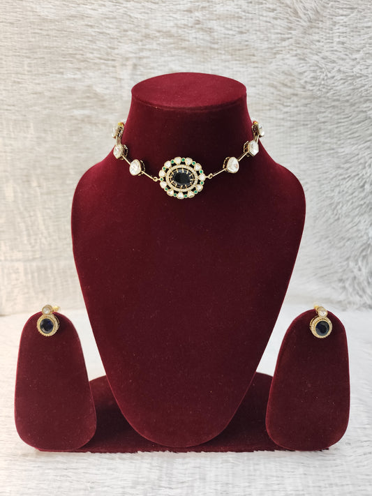 Elegant Choker with  Kundans
