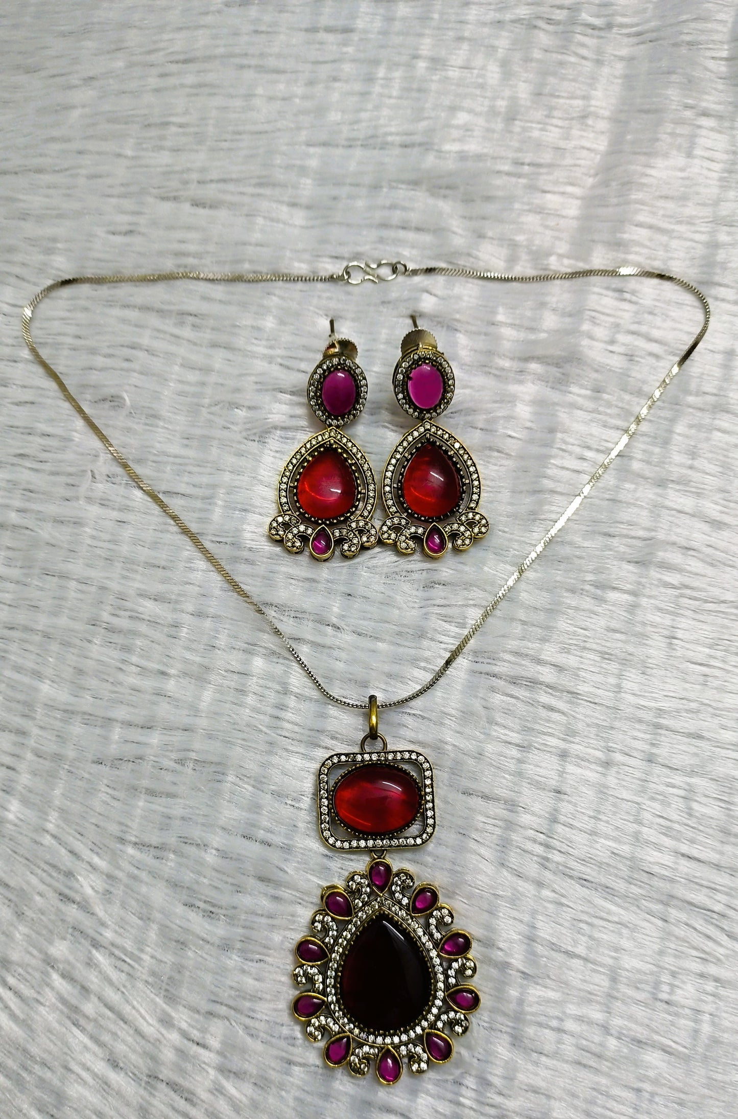 Sabyasachi Inspired Water Drop Pendent set with Kundans