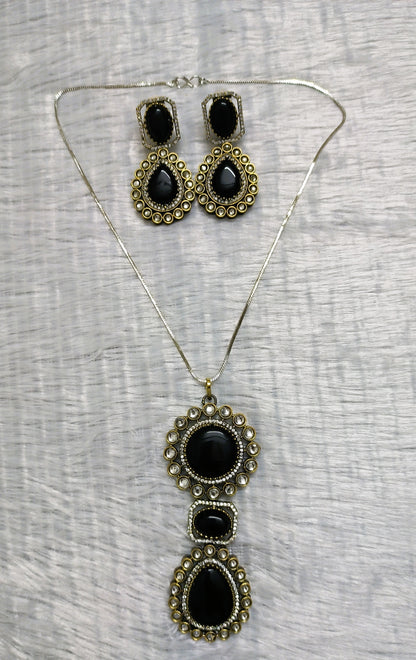 Sabyasachi Inspired Monalisa Stone Pendent Set with Kundans