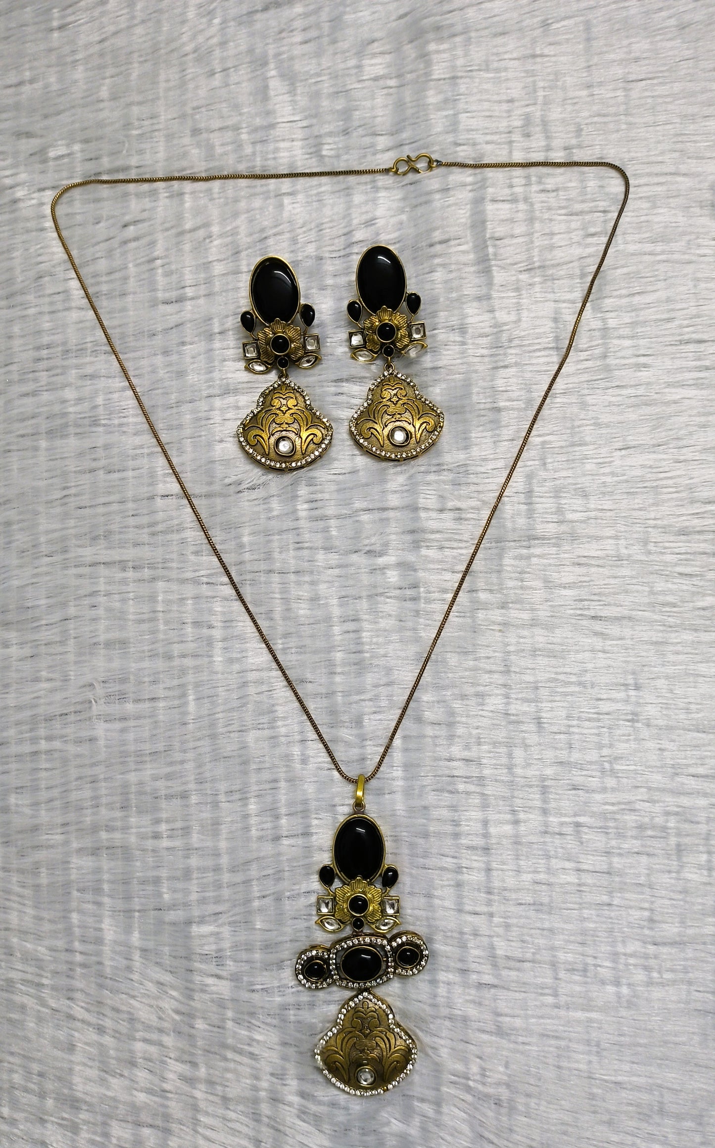 Sabyasachi Inspired Self Gold Carving Pendent Set