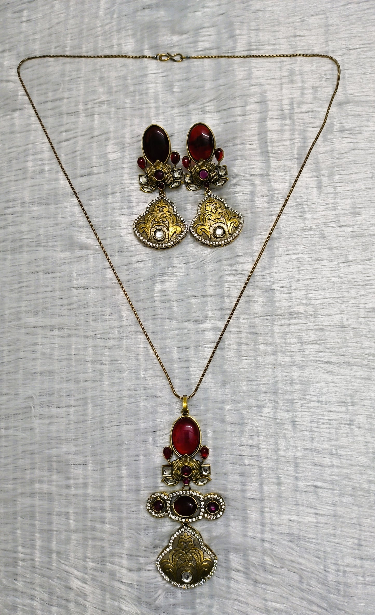 Sabyasachi Inspired Self Gold Carving Pendent Set