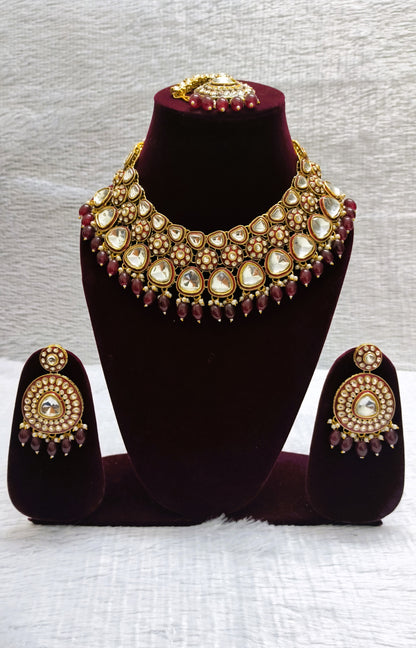 Stunning Big Kundan Necklace with Maangtikka