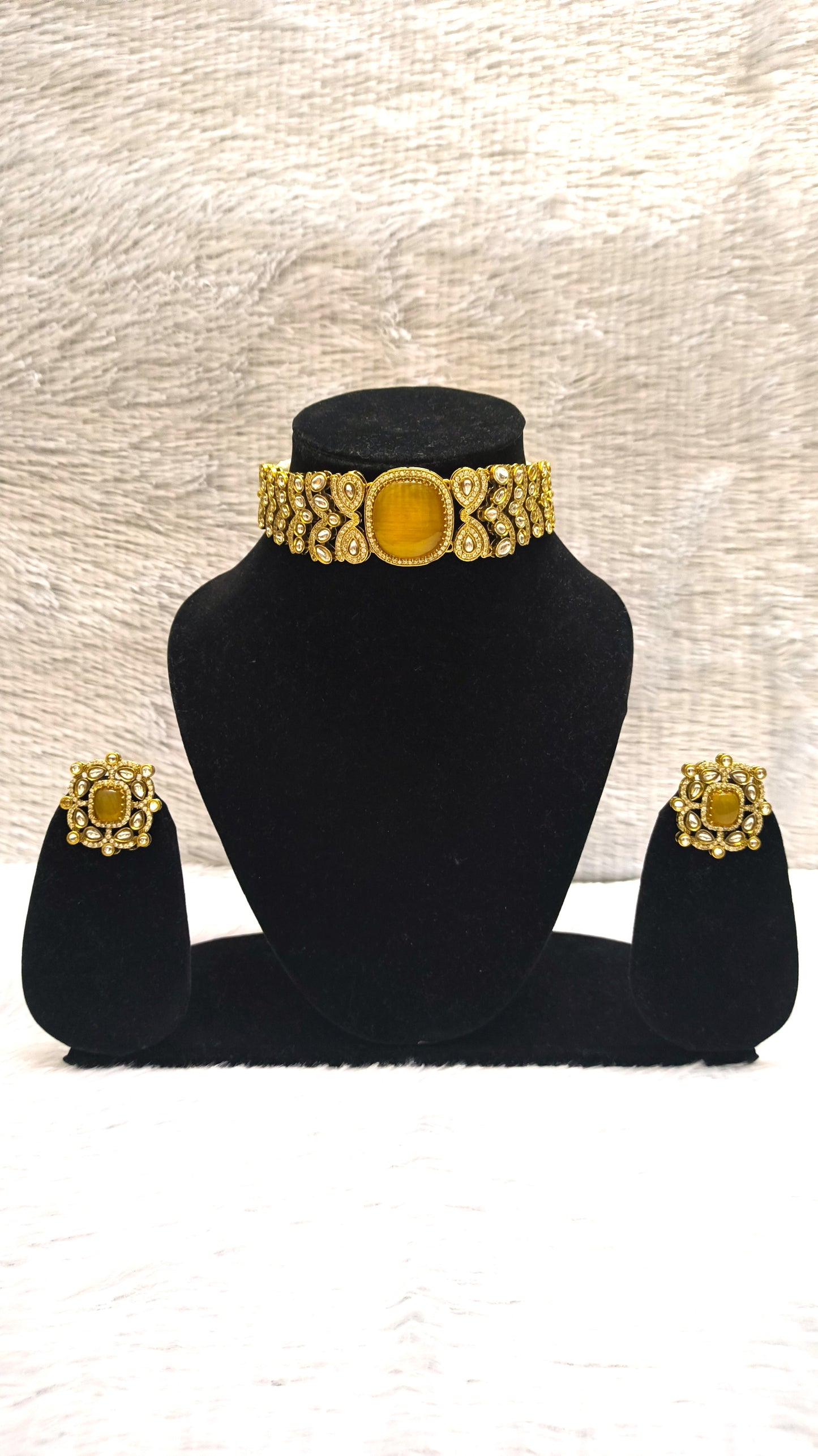 Beautiful Kundan Choker Set