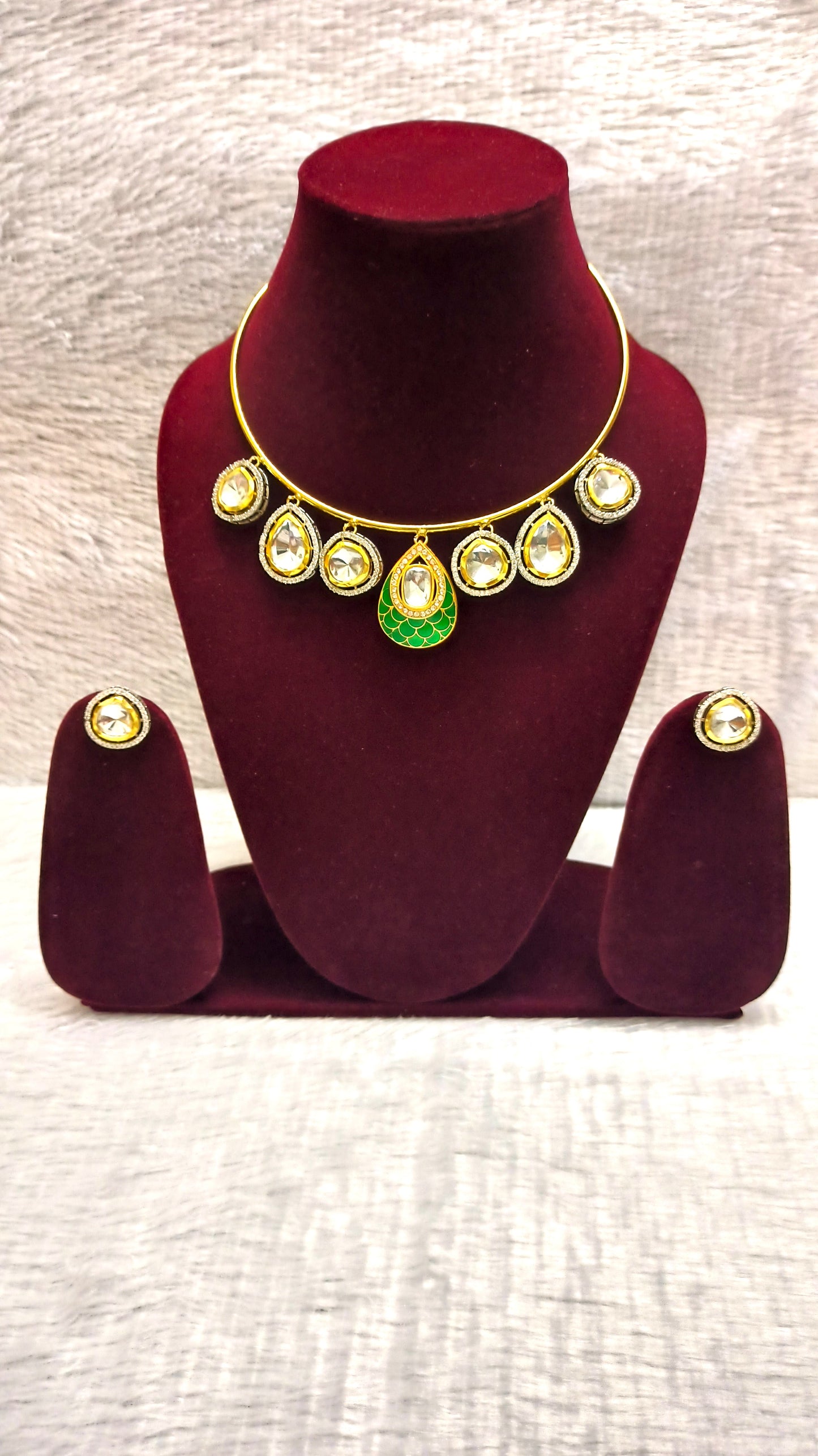 Gorgeous  Foil Kundan Hasli Set With meenakari