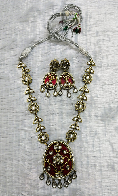 Pleasent Polki Kundan Necklace Set