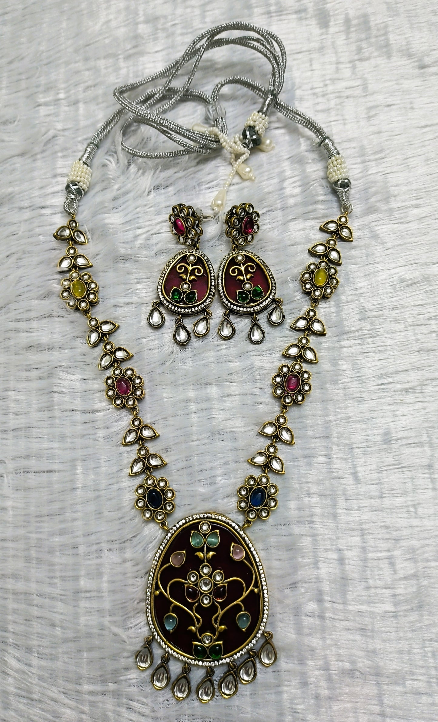 Pleasent Polki Kundan Necklace Set