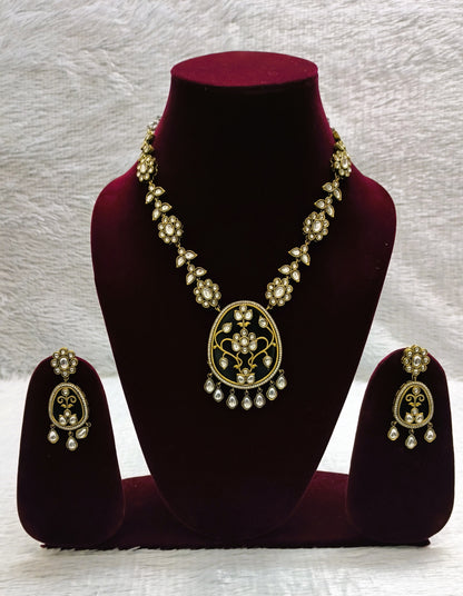 Pleasent Polki Kundan Necklace Set