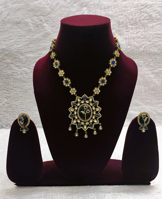 Beautiful Polki Kundan Set with Kundan Drops