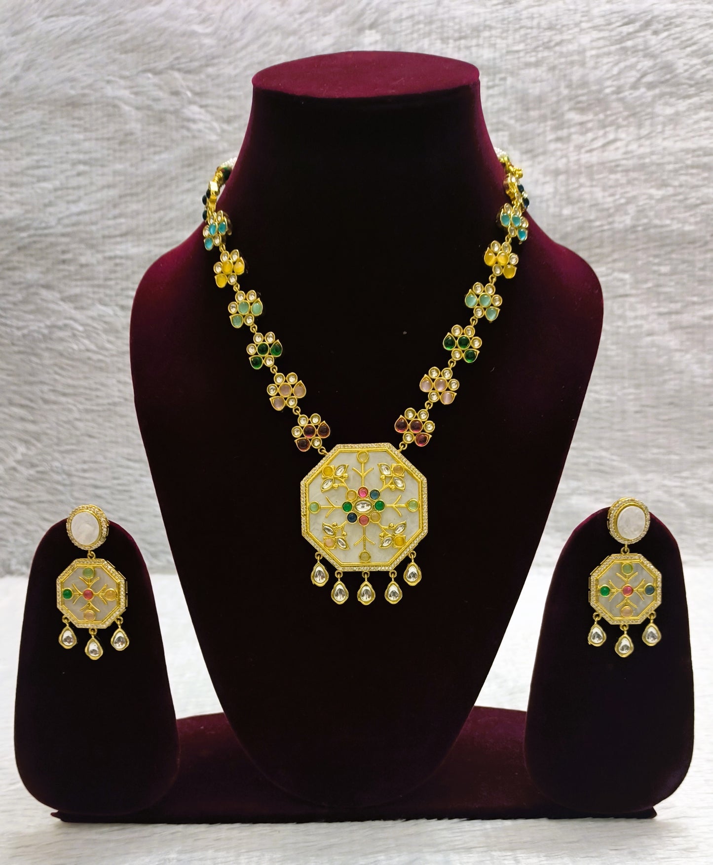 Beautiful Kundan Natural Stone Necklace Set