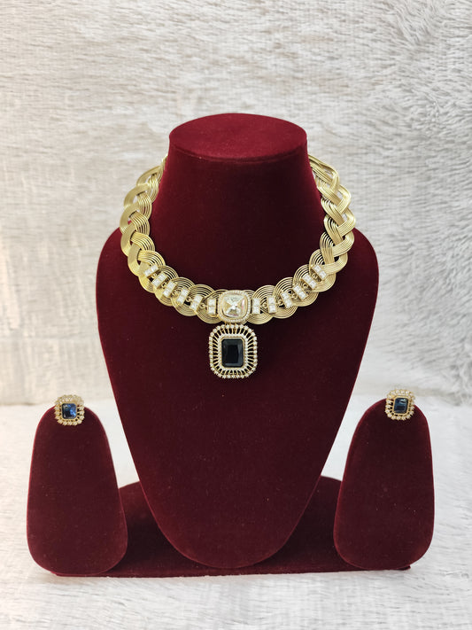Majestic Heavy Kante Necklace with Bold Blue stone