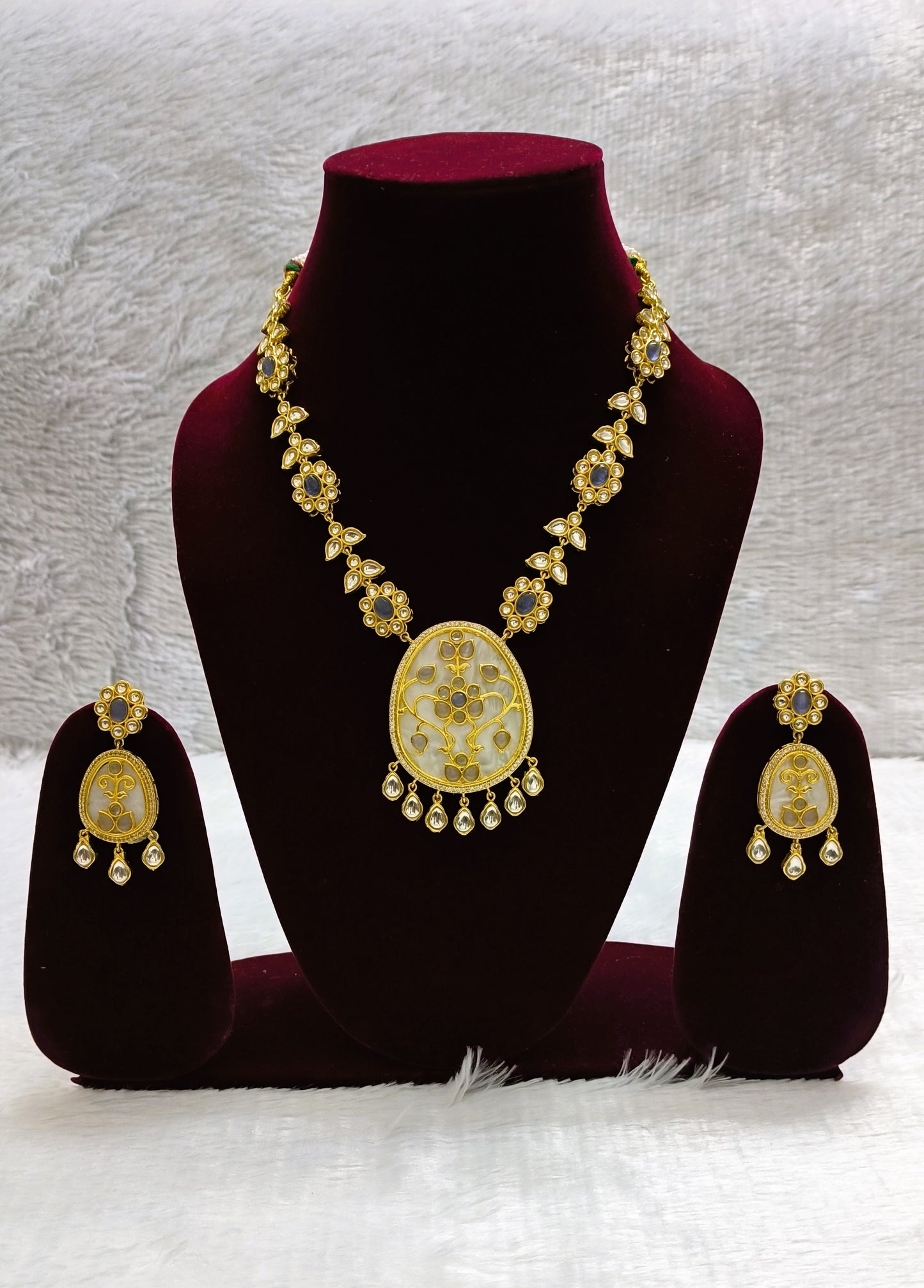 Beautiful Natural Stone kundan Necklace Set