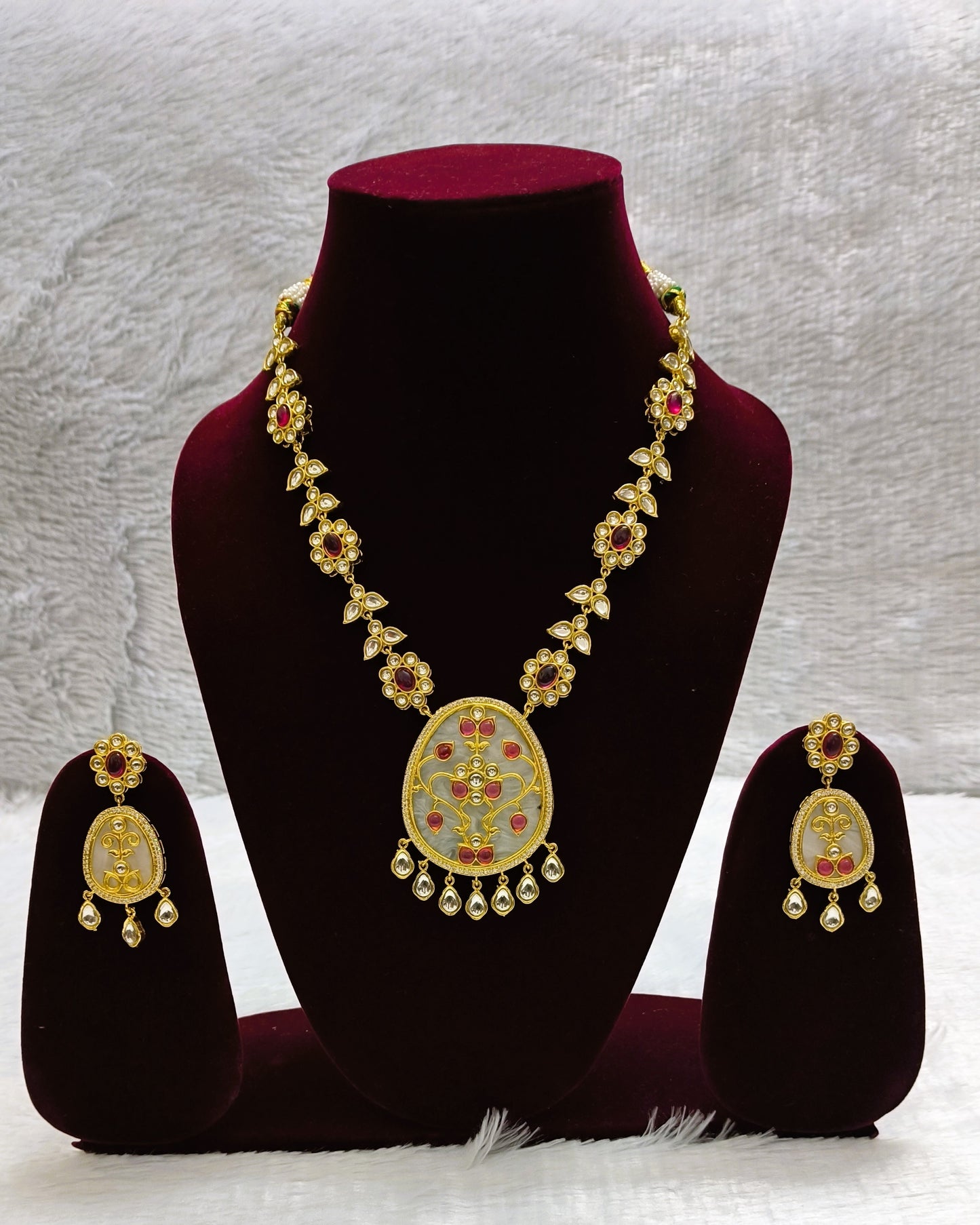 Beautiful Natural Stone kundan Necklace Set